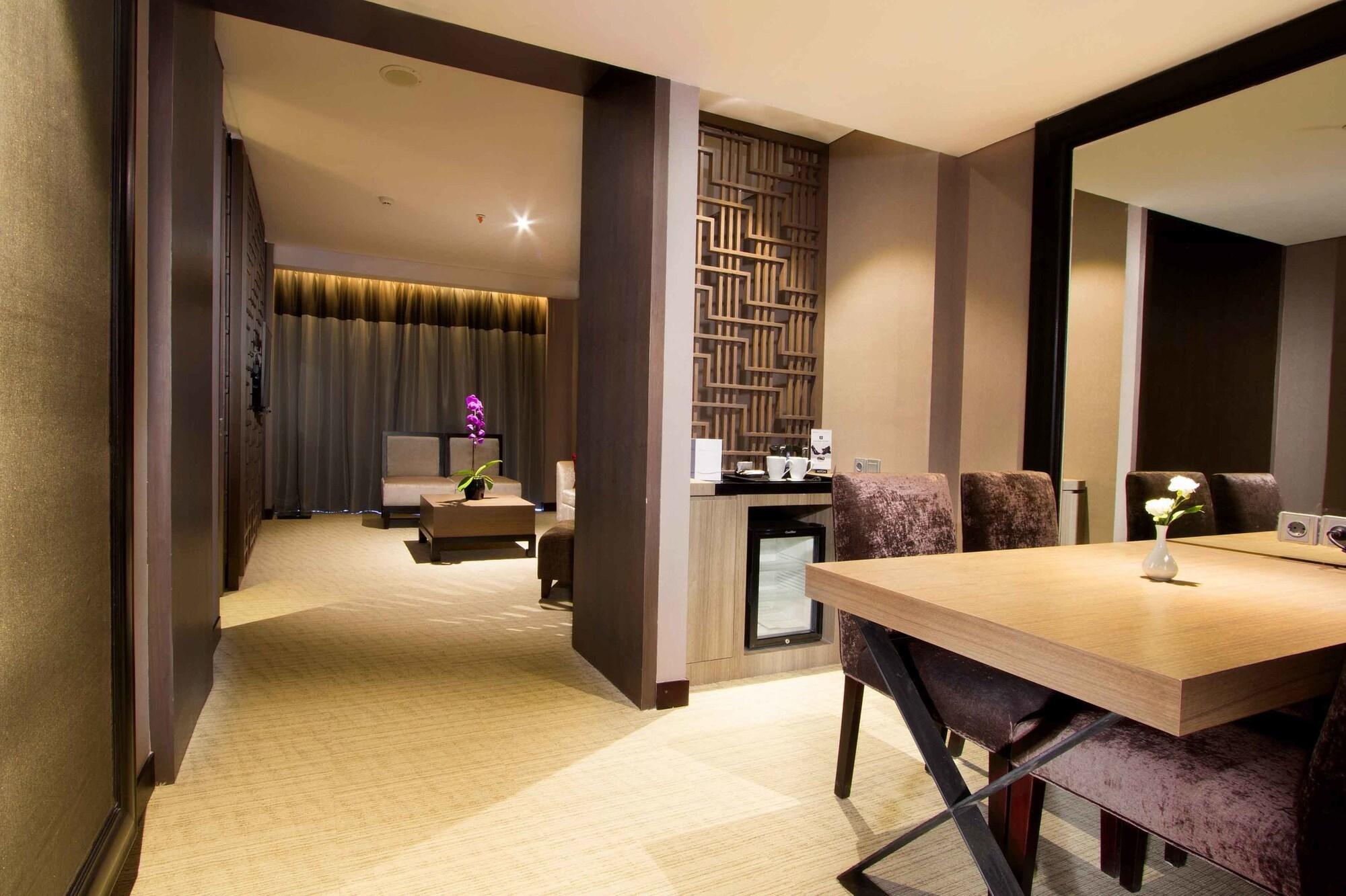 Aston Priority Simatupang Hotel And Conference Center Jakarta Exteriér fotografie