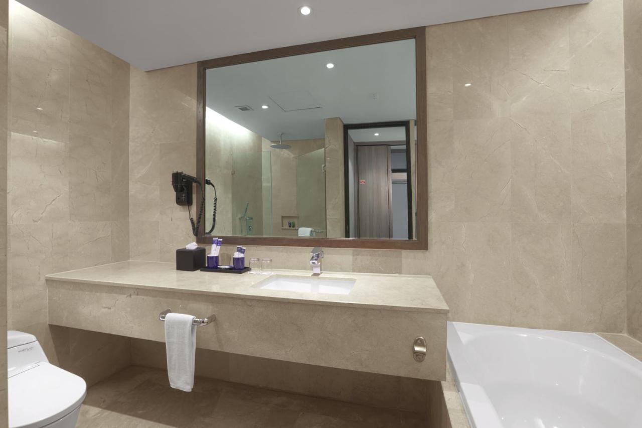 Aston Priority Simatupang Hotel And Conference Center Jakarta Exteriér fotografie