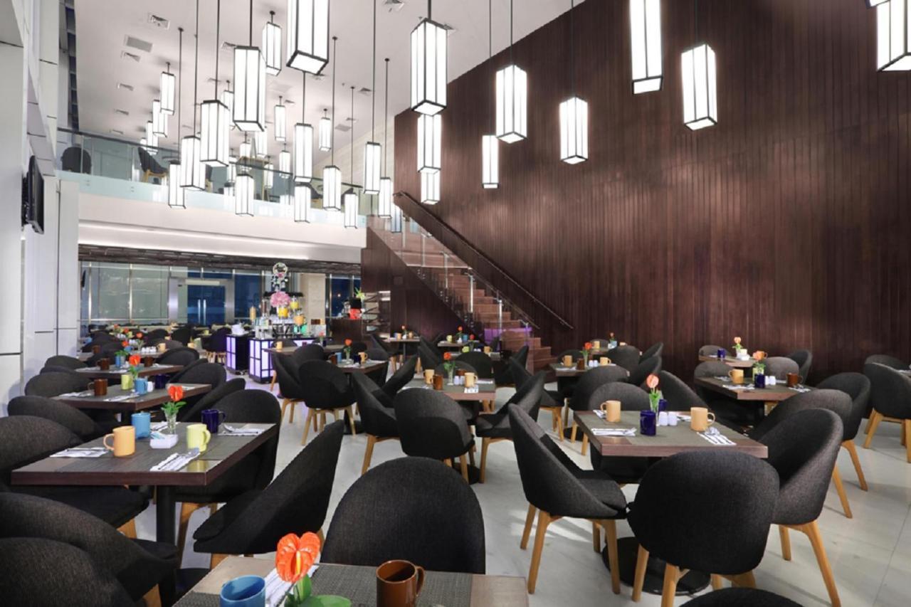 Aston Priority Simatupang Hotel And Conference Center Jakarta Exteriér fotografie